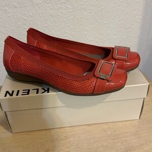 Anne Klein memory foam 8.5 M coral flats
